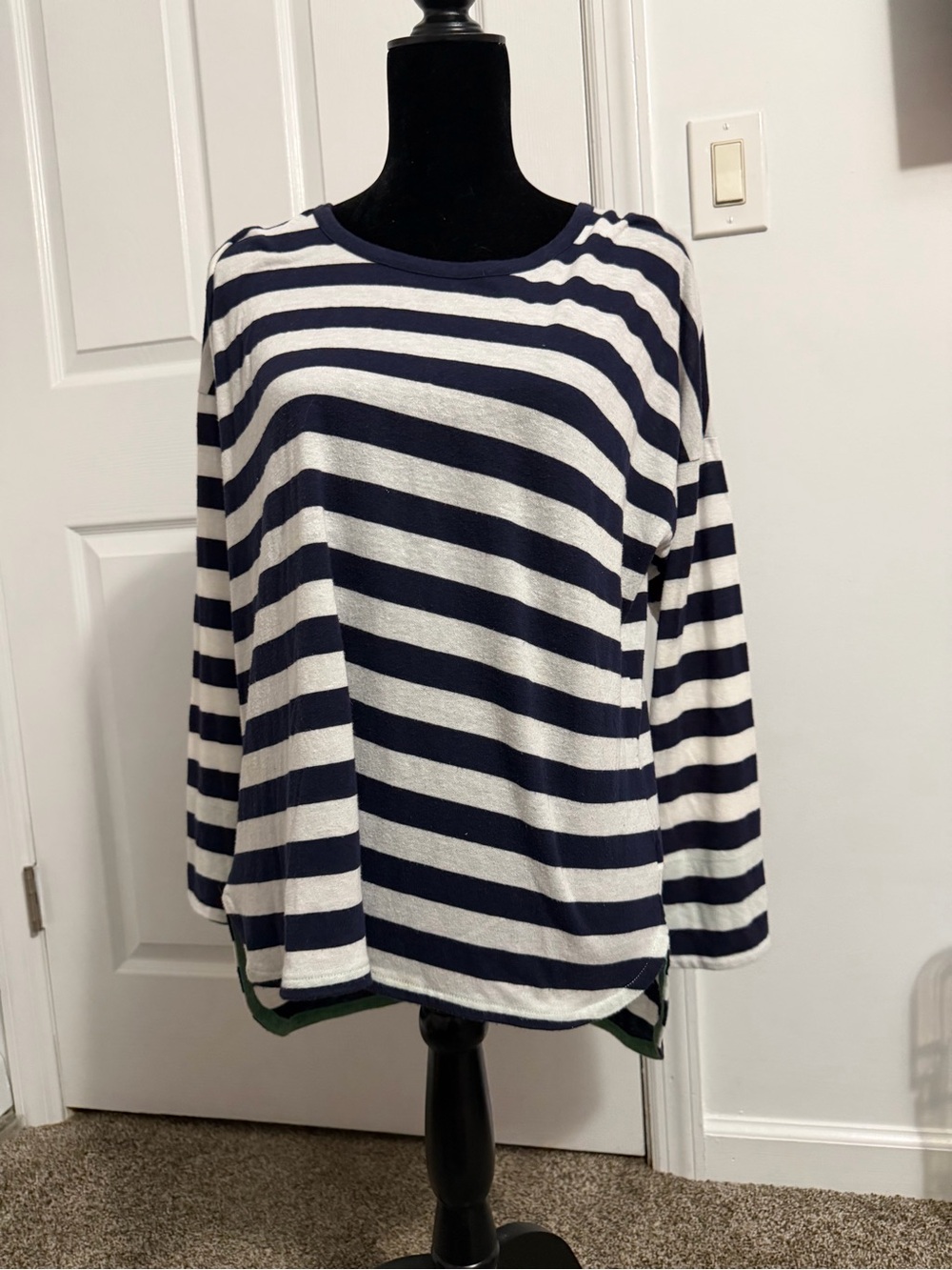 Gap Striped Navy and White Women’s Long Sleeve Top Size Large